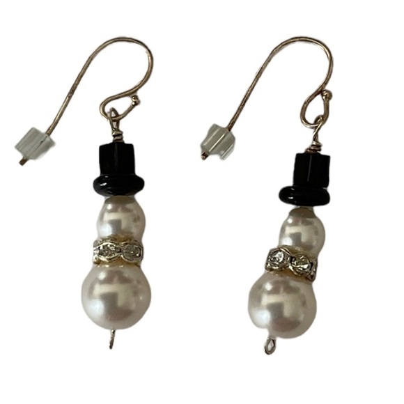 🎉 Buy 1, get 2 Free on all items $12 or less Snowman Earrings - Picture 2 of 5